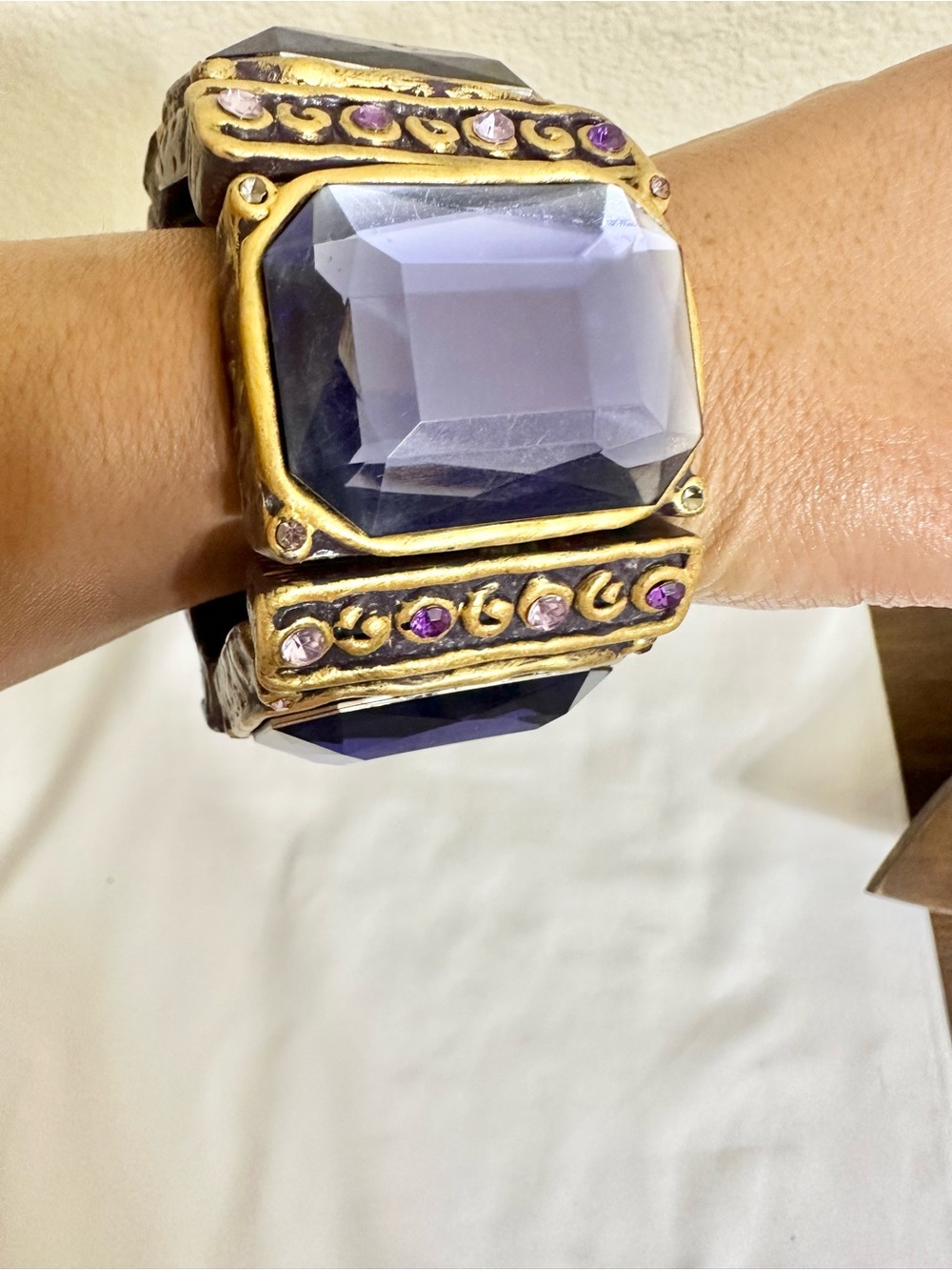 VTG Hand-painted Chunky Gold-Trim Stretch Wood Bracelet w/ Colorful Accents